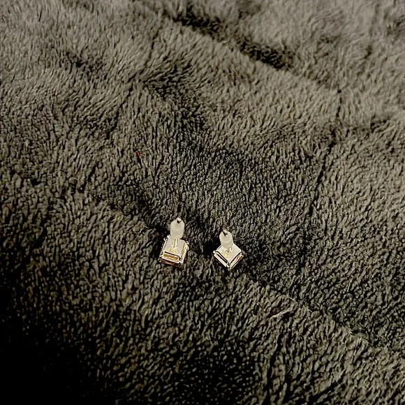 Silver Earings - Picture 2 of 3